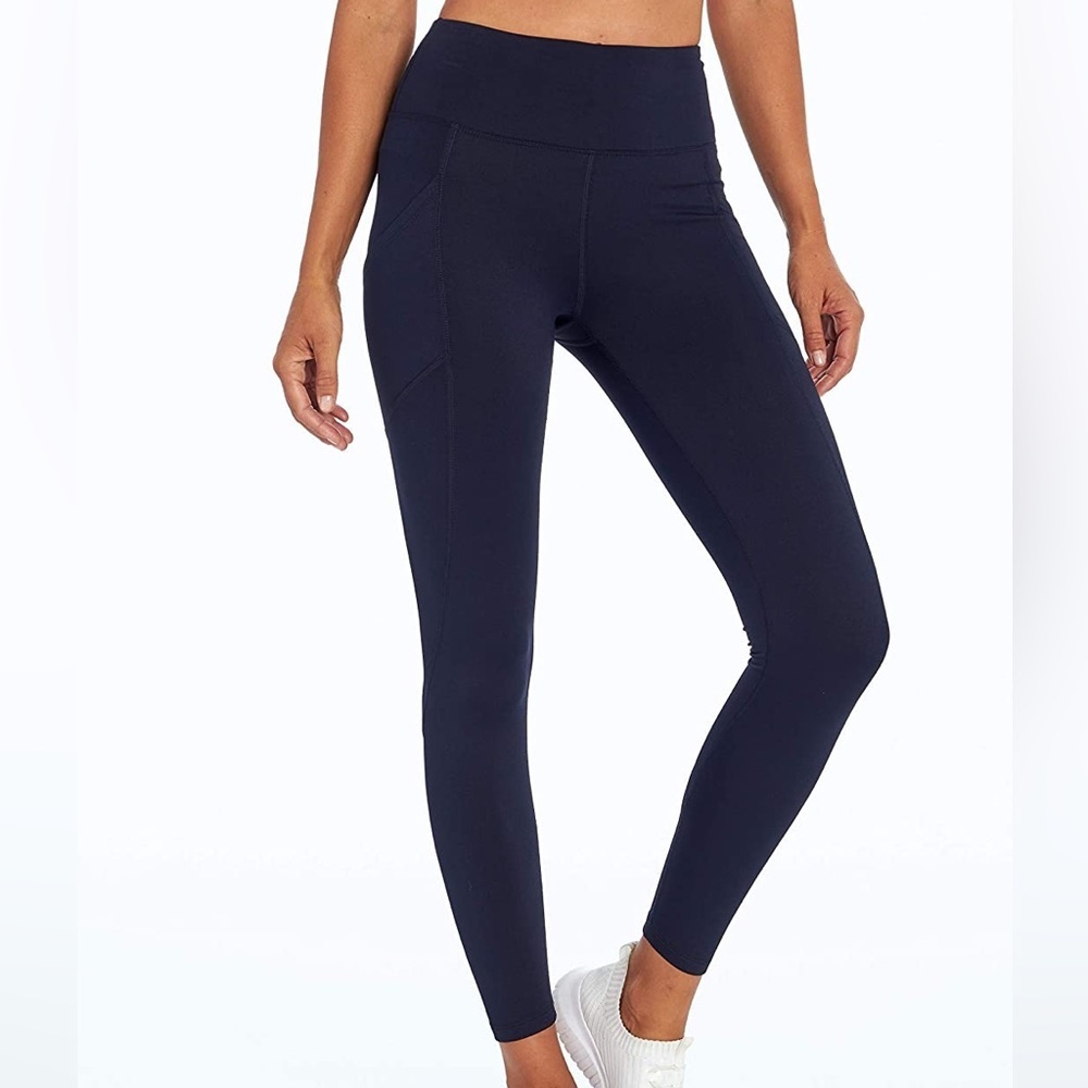 NWOT Bally Total fitness Navy blue 3/4 length workout pants